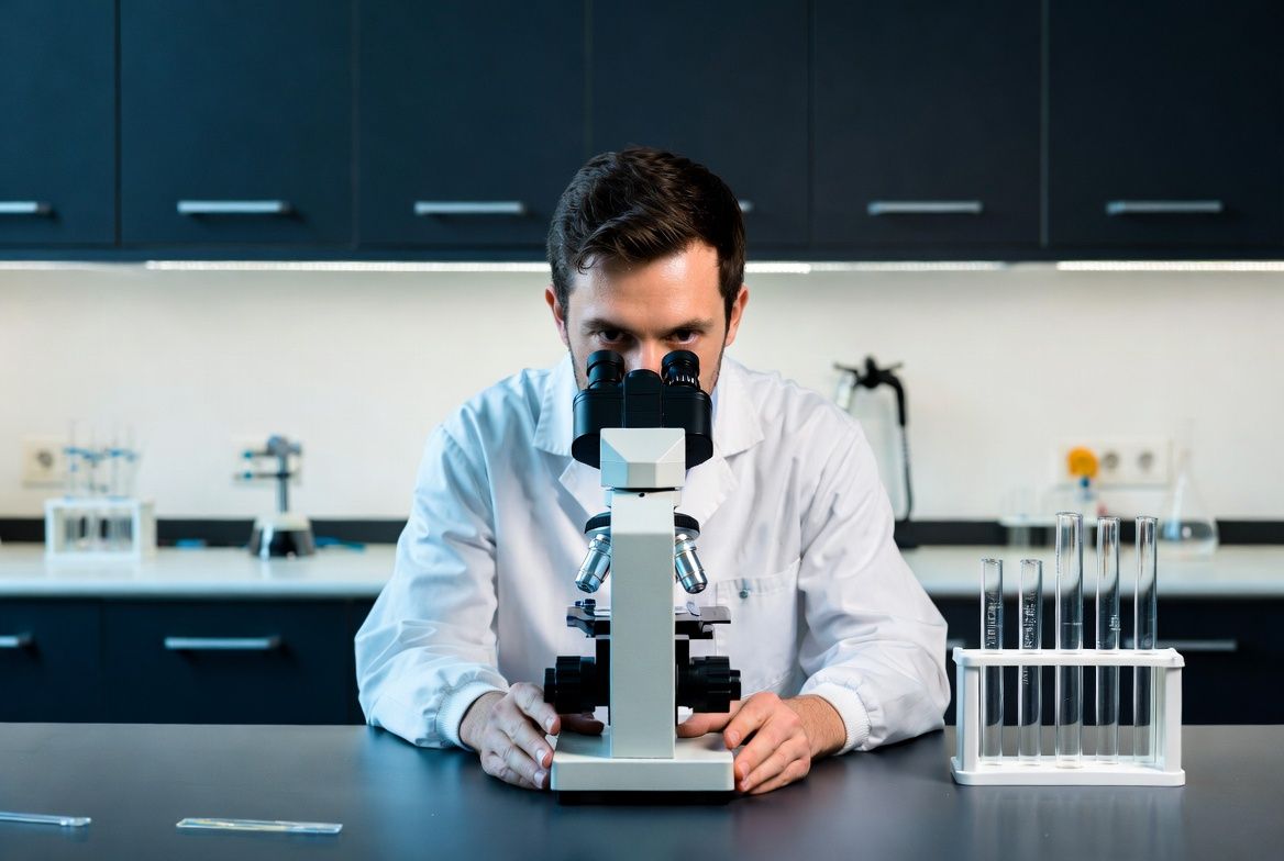 Scientific research on pineal gland calcite crystals using electron microscopy and spectroscopy